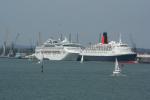QE2 and Sea Princess